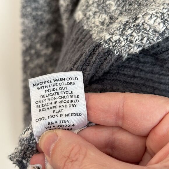 L.L. Bean Signature Women Gray speckled color block linen blend knit Sweater SM - Picture 10 of 11